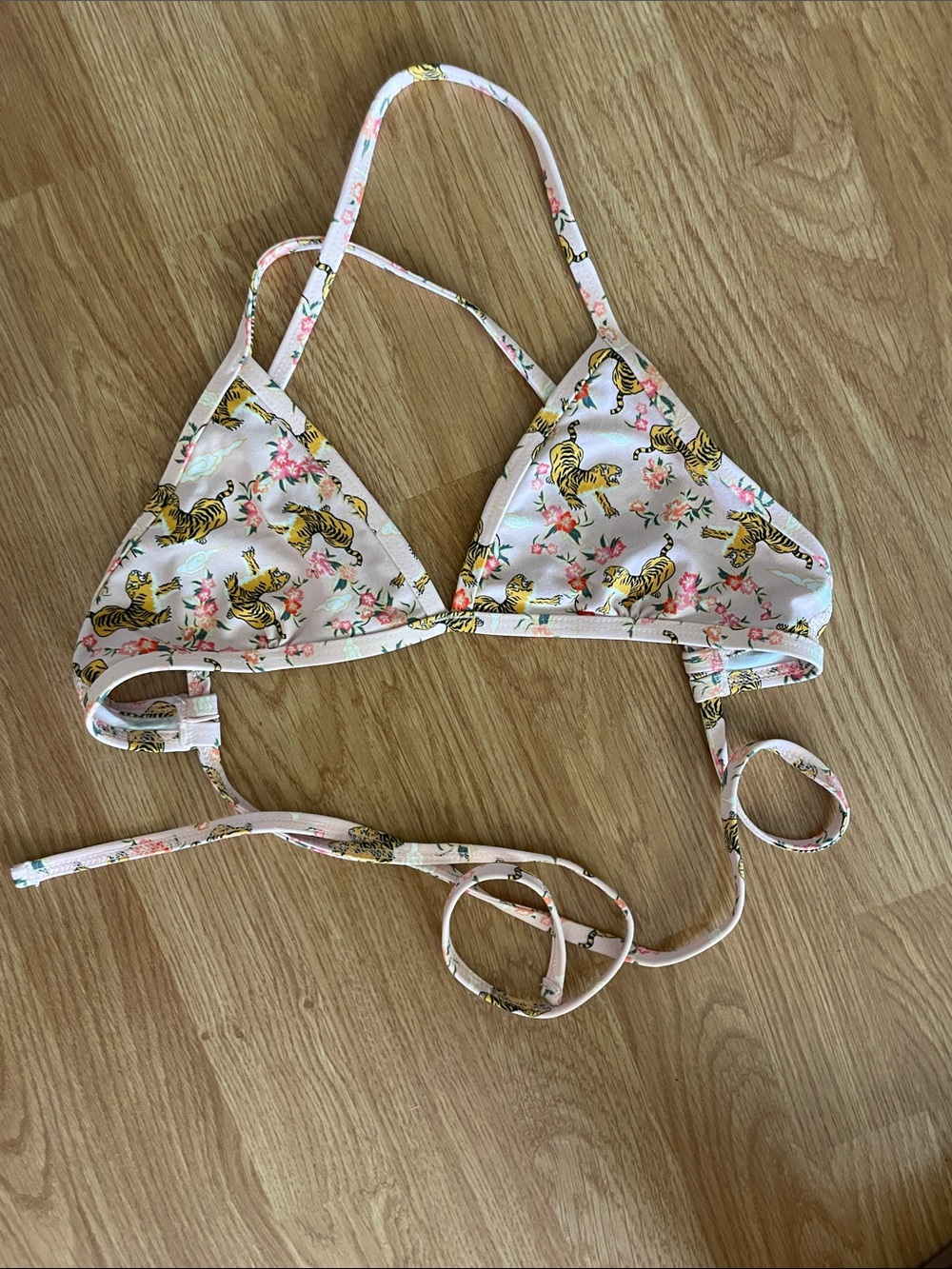 Jolyn tiger triangle top medium